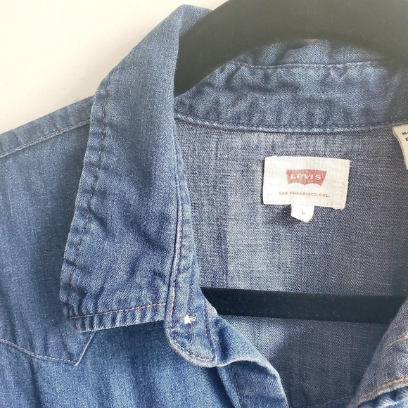 Levi's Denim Shirt - Picture 3 of 4